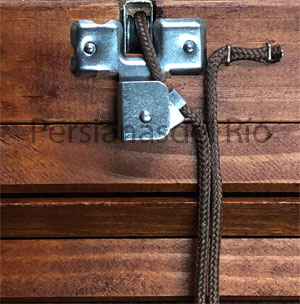 Freno metálico para persiana alicantina