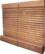 Persianas alicantinas de madera color nogal claro a medida