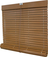 Persianas alicantinas de madera color marrón claro a medida